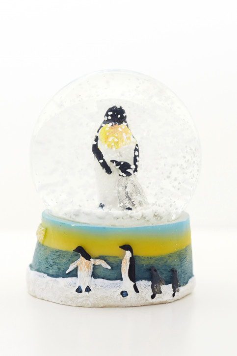 Schneekugel Pinguin 9 cm